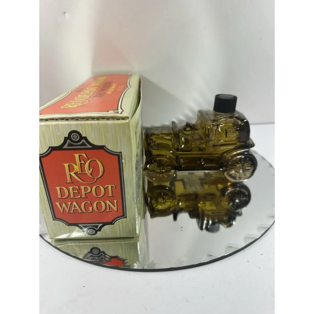 Vintage Avon Reo Depot Wagon Tai Winds After‎ Shave 5 fl. oz Full with Box